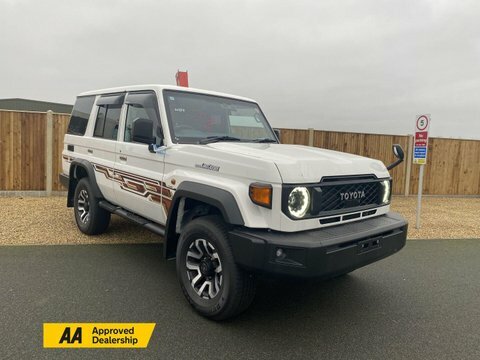Toyota Land Cruiser 76 Series White