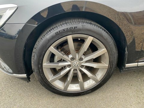 Volkswagen Passat 2.0 Tdi Bluemotion AU68EBF Black #4