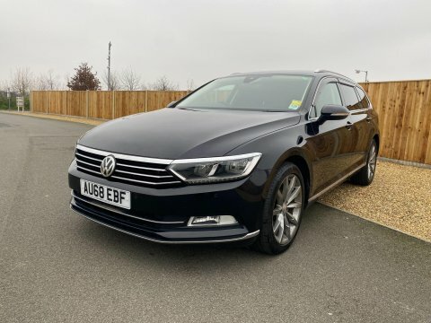 Volkswagen Passat 2.0 Tdi Bluemotion AU68EBF Black #2