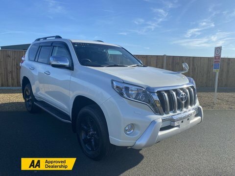 Toyota Land Cruiser 2.8D Invincible 7 White