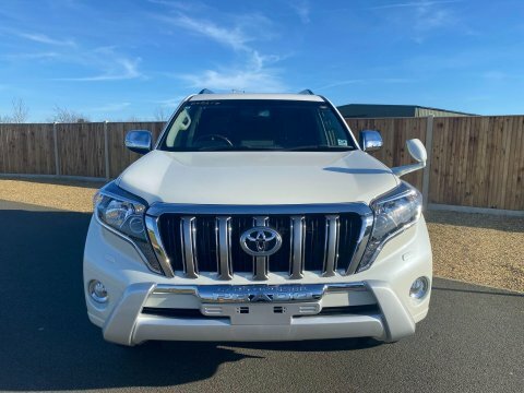 Toyota Land Cruiser 2.8D Invincible 7 White #3