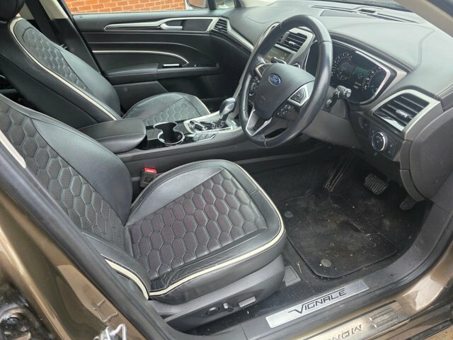 Ford Mondeo Hatchback White #12