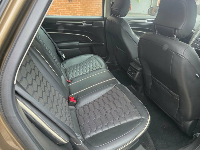 Ford Mondeo Hatchback White #11