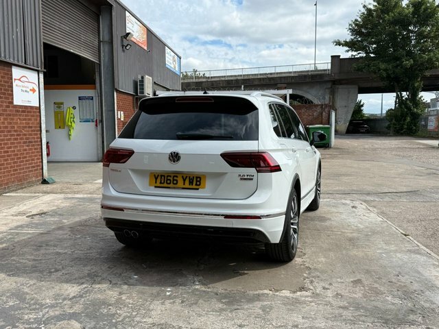 Volkswagen Tiguan 2.0 Tdi Bluemotion Tech R-line Suv Manu White #6