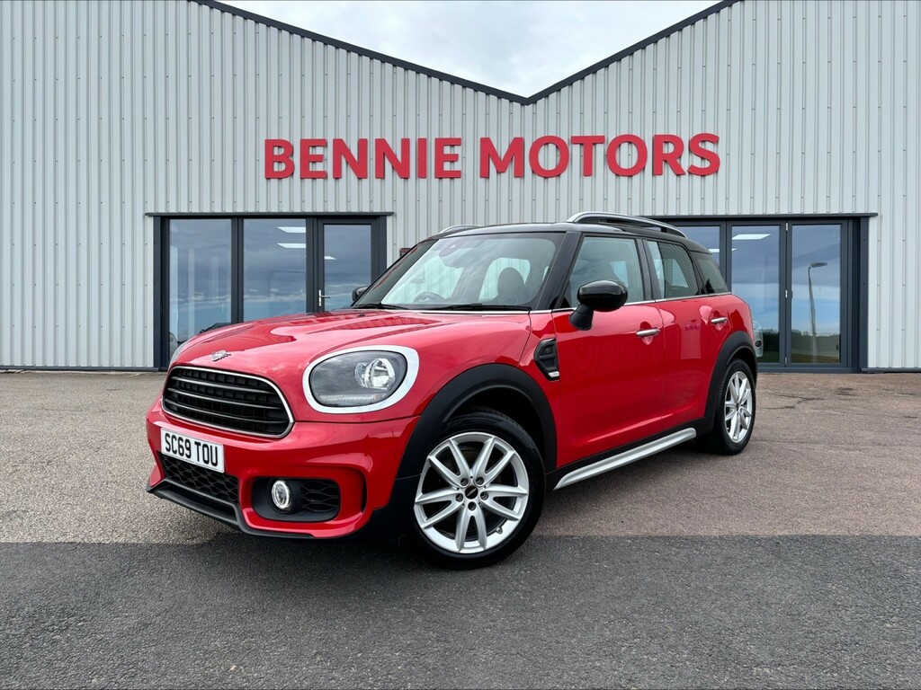 Mini Countryman Suv 1.5 Countryman Cooper Sport 2019 Red