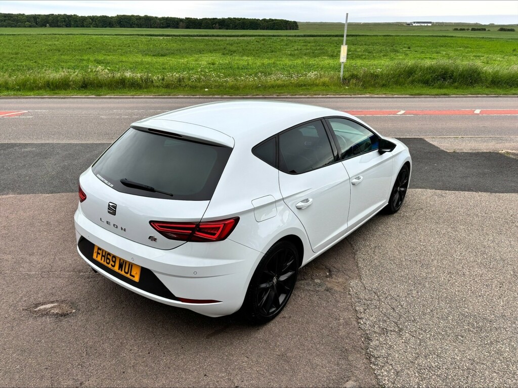 Seat Leon Hatchback 1.5 Tsi Evo Fr Black Edition 2020 FH69WUL White #6