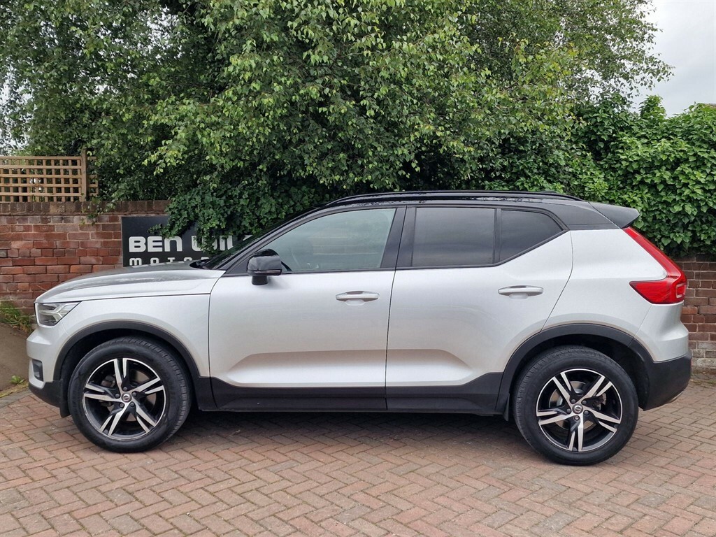 Volvo XC40 2.0 T4 R-design Awd Euro 6 Ss Silver #2