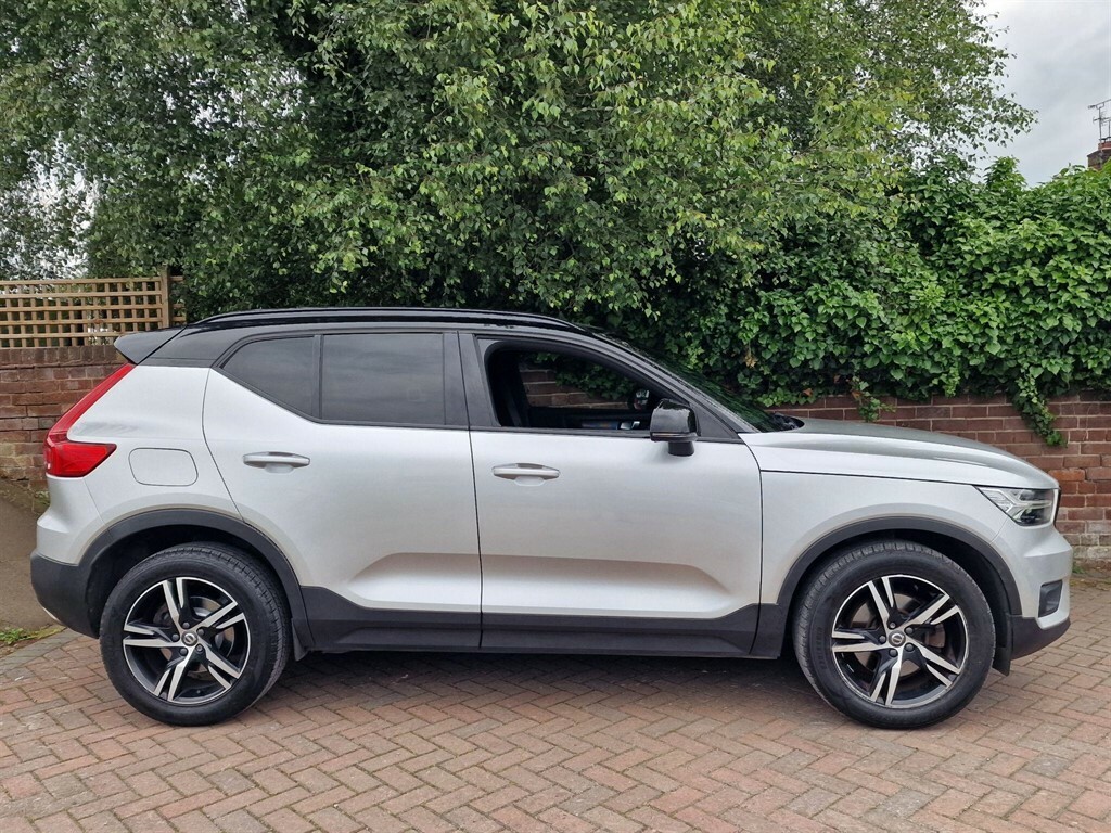 Volvo XC40 T4 Momentum Pro Blue #8