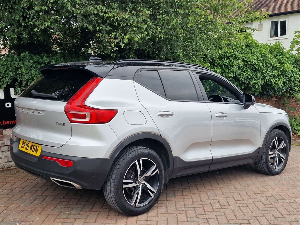 Volvo XC40 T4 Momentum Pro Blue #7