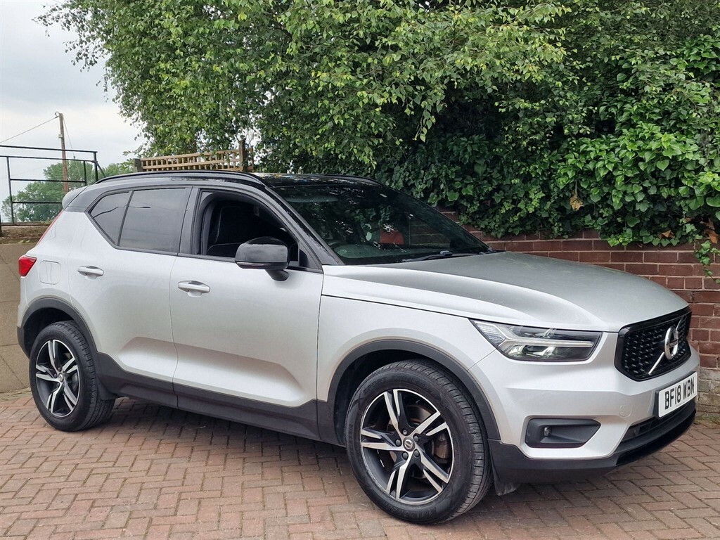 Volvo XC40 T4 Momentum Pro Blue #9