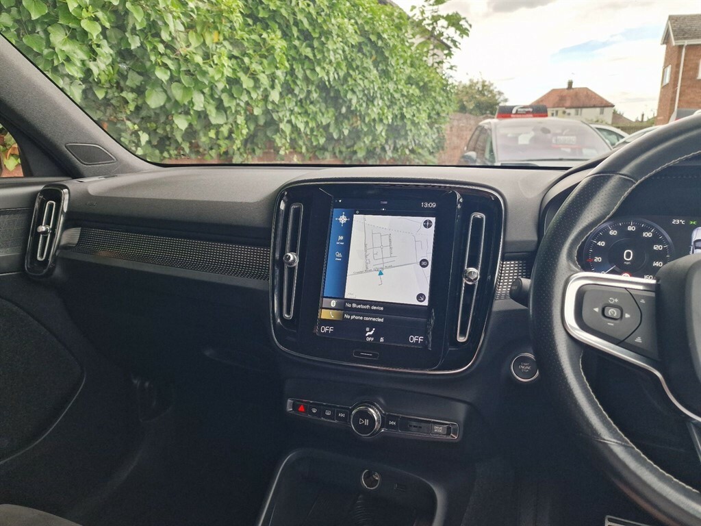 Volvo XC40 T4 Momentum Pro Blue #20