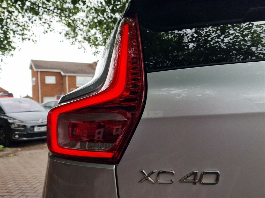 Volvo XC40 T4 Momentum Pro Blue #30