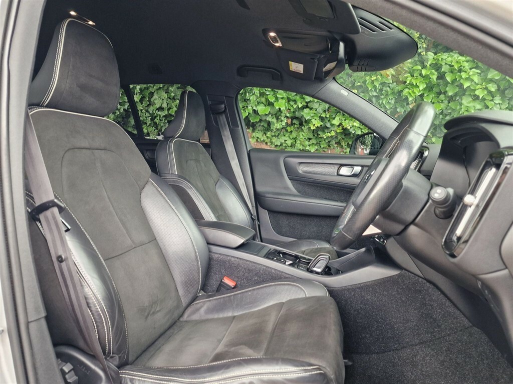 Volvo XC40 T4 Momentum Pro Blue #10