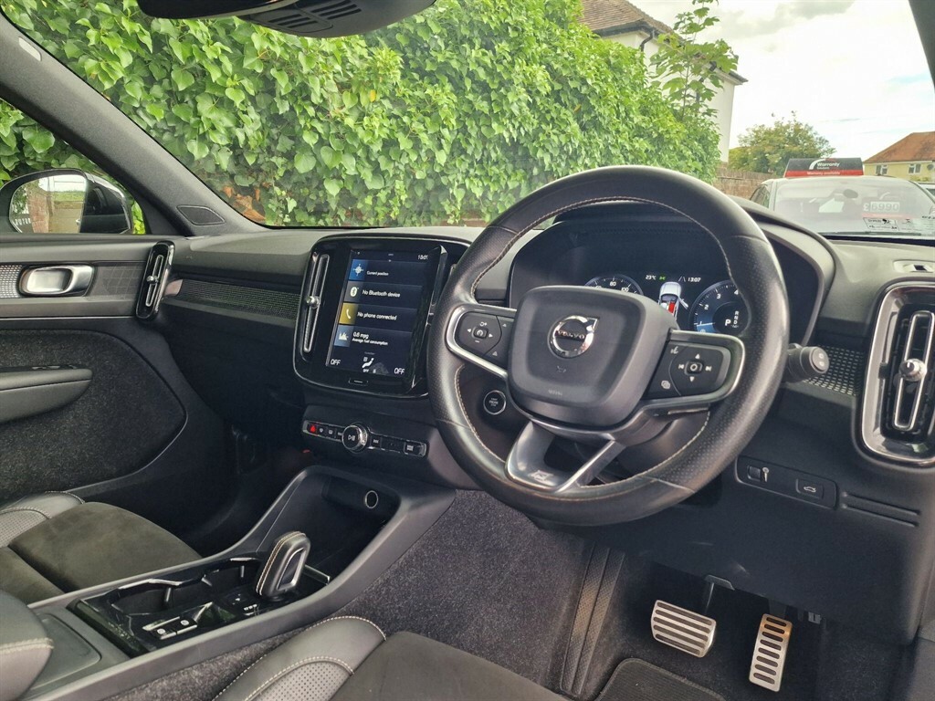 Volvo XC40 T4 Momentum Pro Blue #11