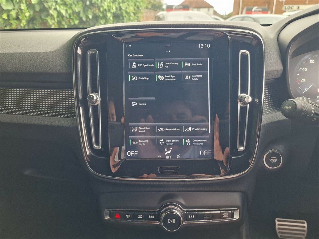 Volvo XC40 T4 Momentum Pro Blue #26