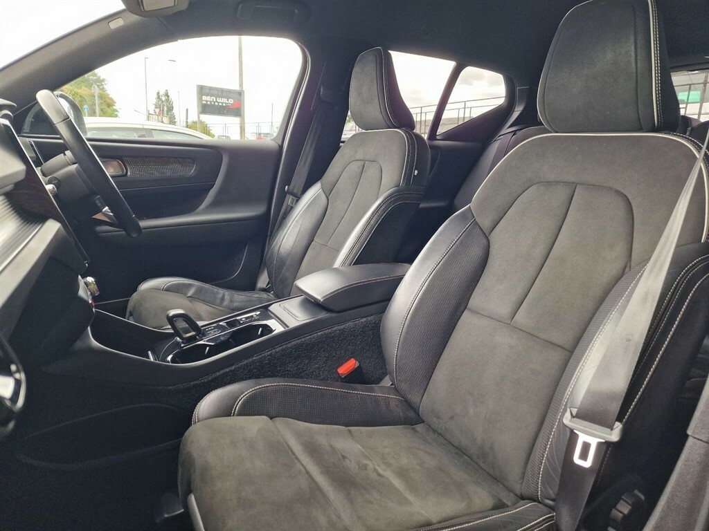 Volvo XC40 T4 Momentum Pro Blue #19
