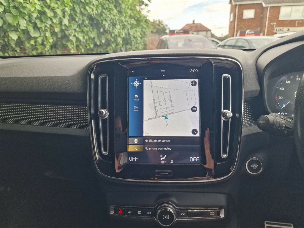 Volvo XC40 T4 Momentum Pro Blue #21