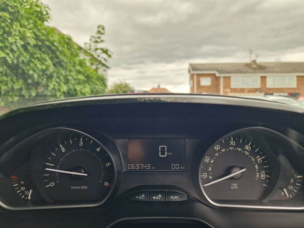 Peugeot 2008 Allure Grey #20