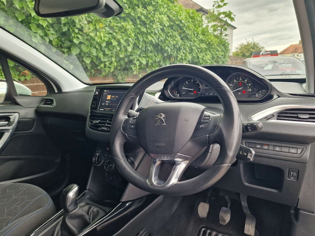 Peugeot 2008 Allure Grey #11