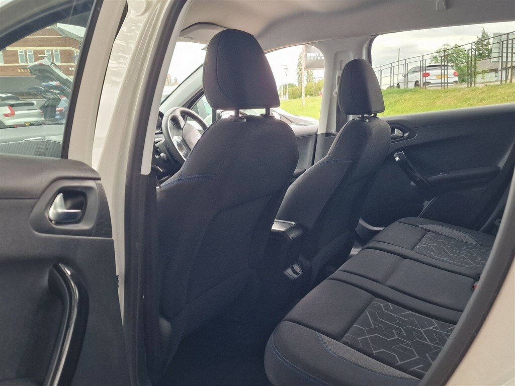 Peugeot 2008 Allure Grey #32