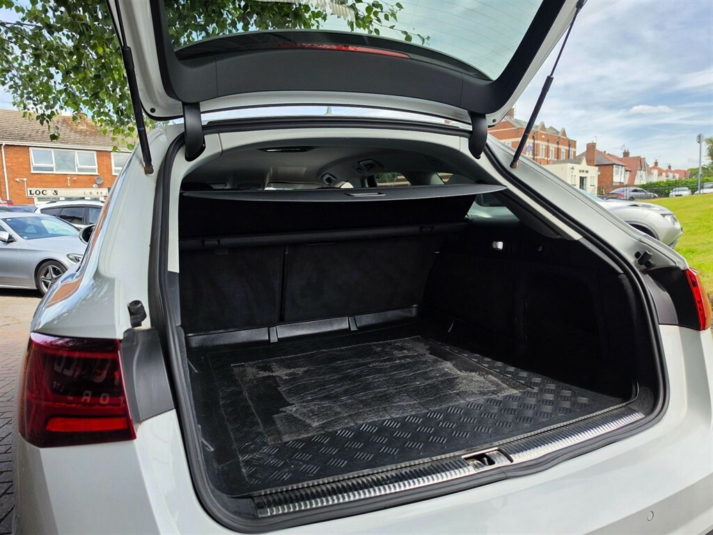 Audi A6 Avant Se Executive White #24