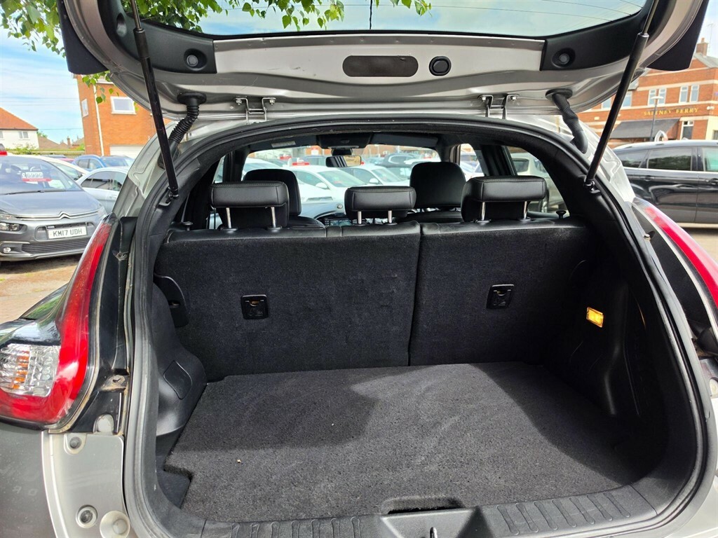 Nissan Juke 1.2 Dig-t Tekna Hatchback  #23