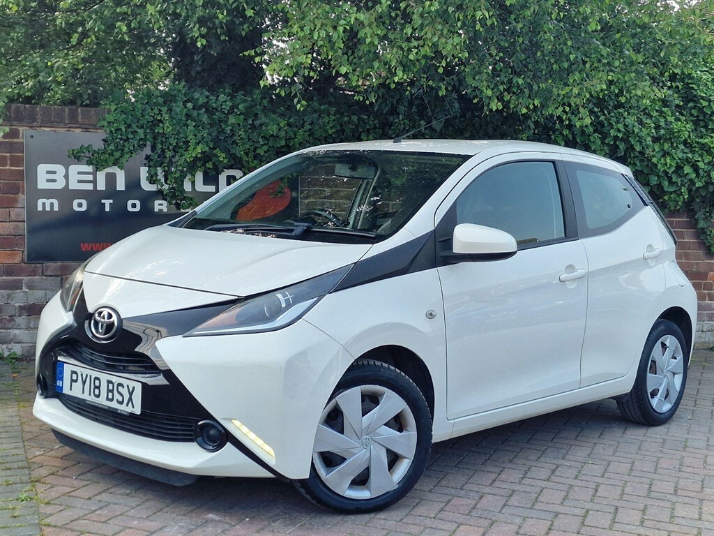 Toyota Aygo 1.0 Vvt-i X-play Euro 6 White