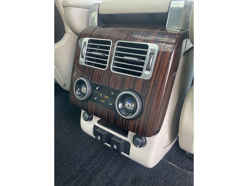Land Rover Range Rover Vogue Black #38