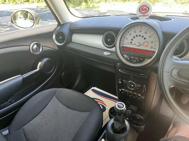Mini Hatch 1.6 Cooper D Silver #16