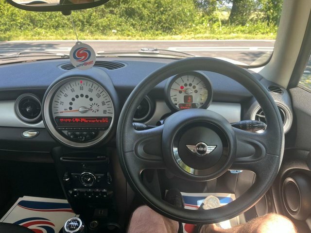 Mini Hatch 1.6 Cooper D Silver #14