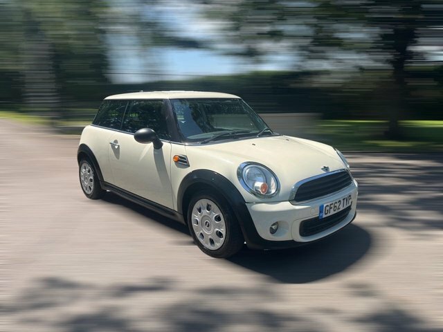 Mini Hatch 1.6 Cooper D Silver #1