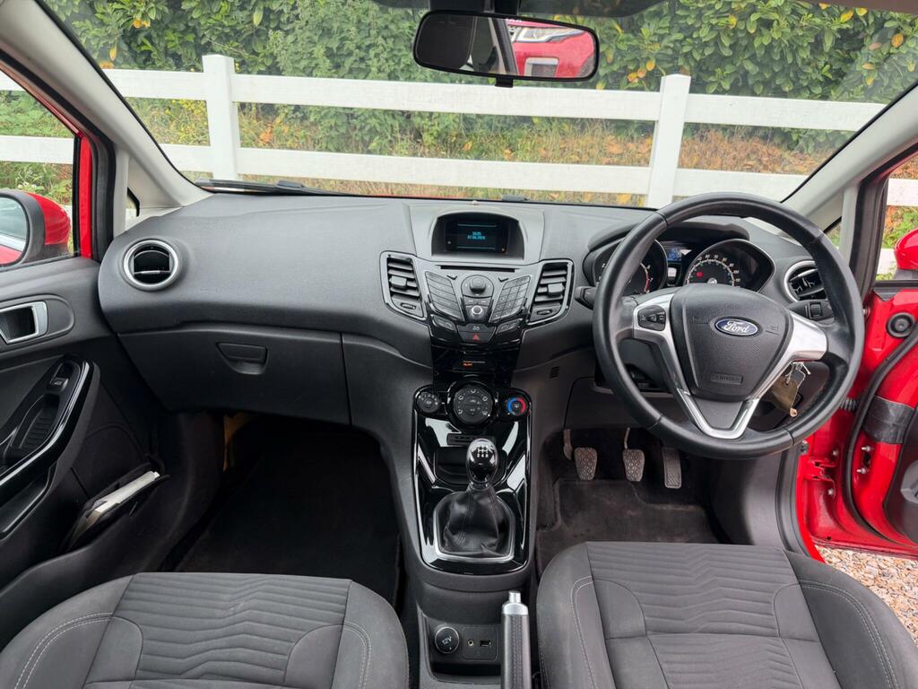Ford Fiesta 1.25 Zetec Euro 5 CE13DZN Red #2