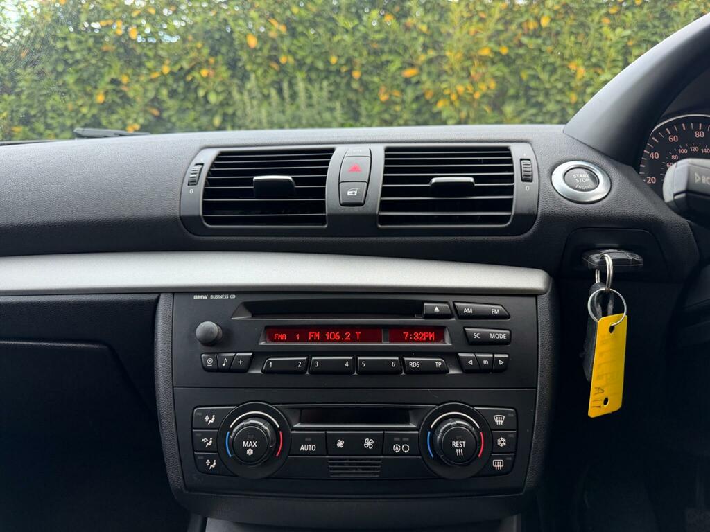 BMW 1 Series Hatchback Black #22