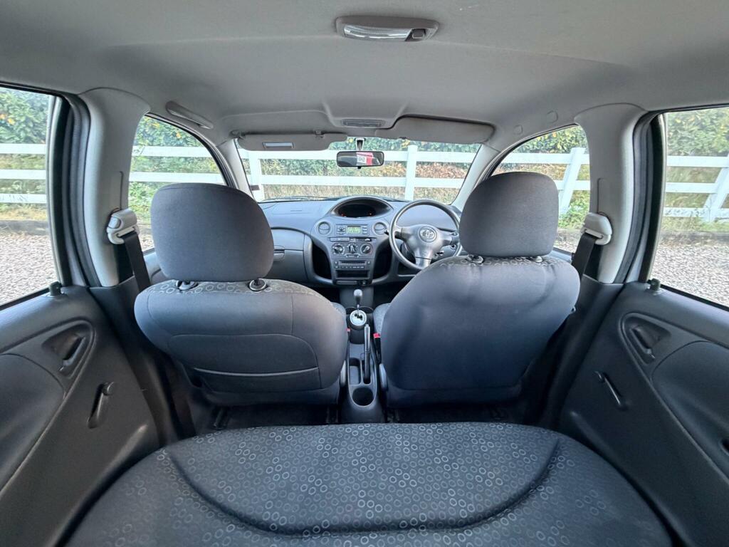 Toyota Yaris 1.3 Vvt-i T Spirit Hatchback Blue #18