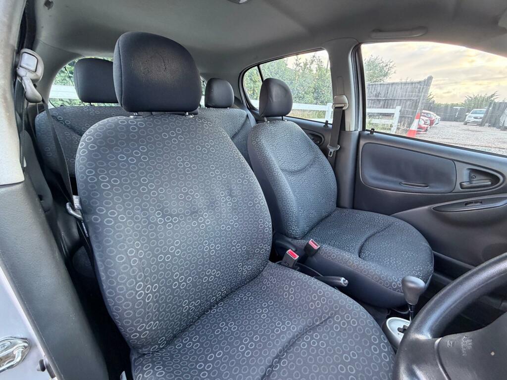 Toyota Yaris 1.3 Vvt-i T Spirit Hatchback Blue #16
