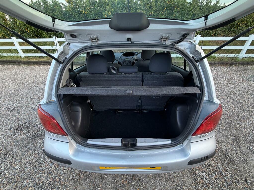 Toyota Yaris 1.3 Vvt-i T Spirit Hatchback Blue #22