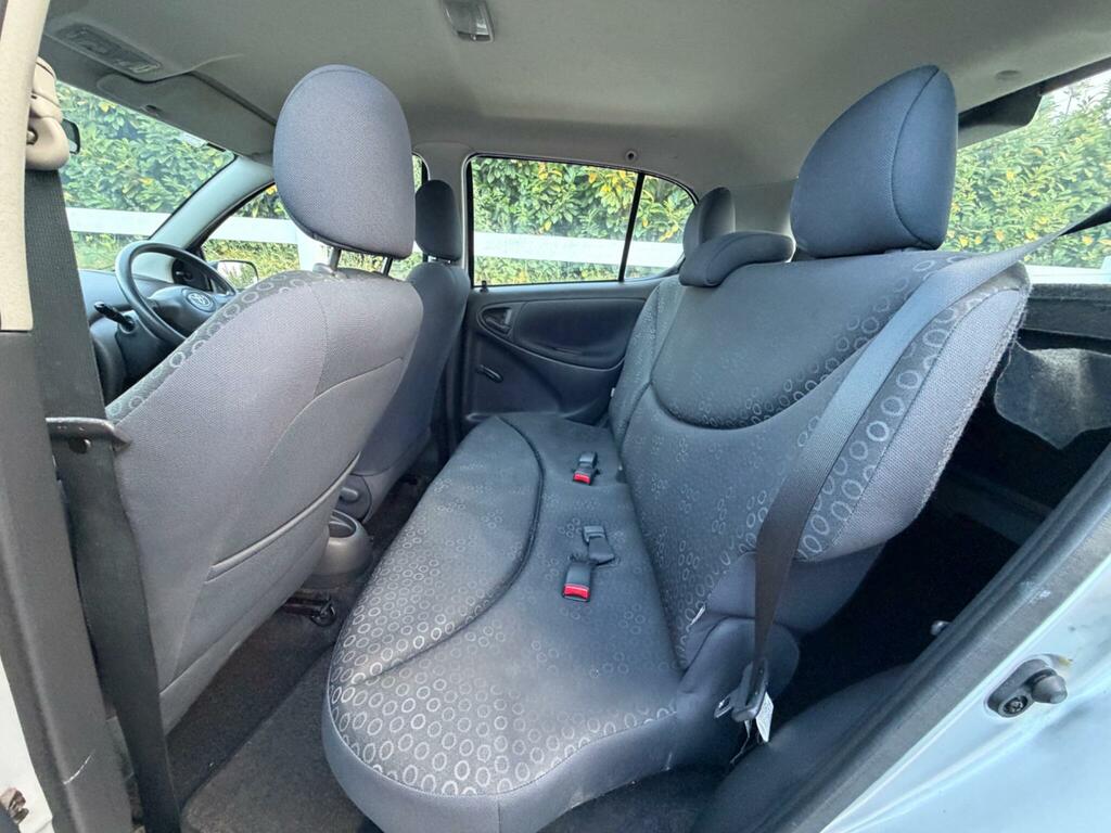 Toyota Yaris 1.3 Vvt-i T Spirit Hatchback Blue #17