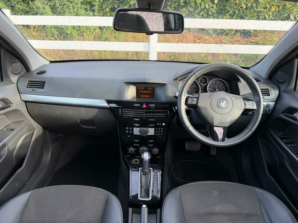 Vauxhall Astra Design Black #2