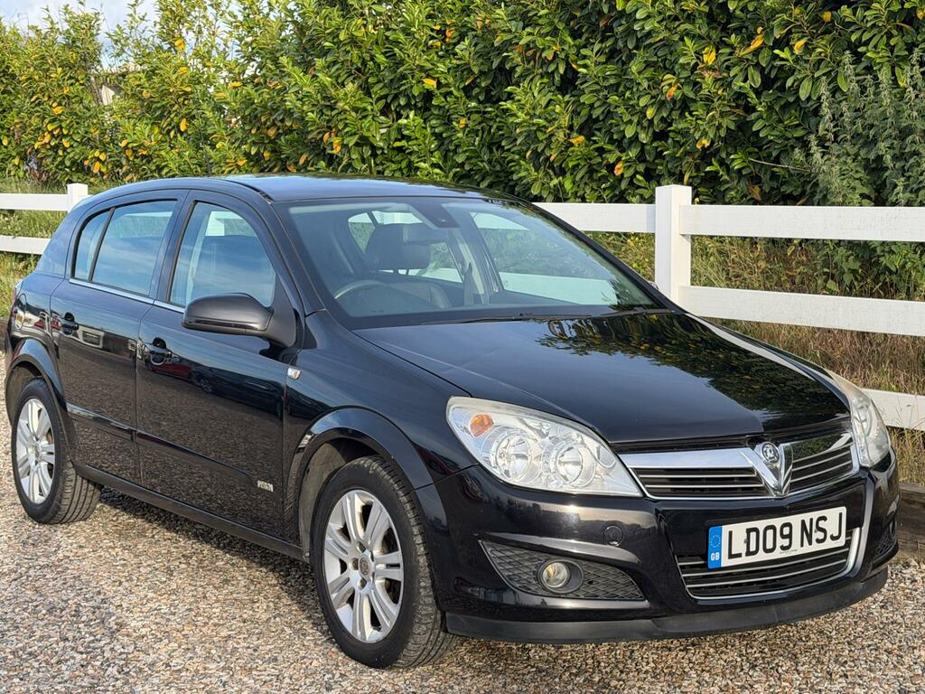 Vauxhall Astra Design Black #3