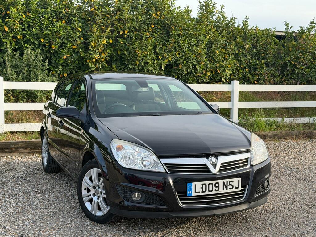 Vauxhall Astra Design Black