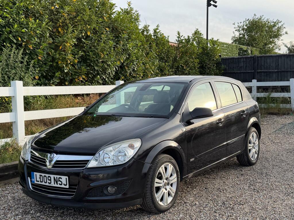 Vauxhall Astra Design Black #5