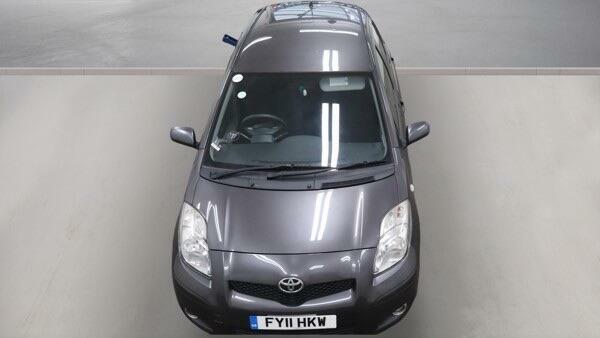 Toyota Yaris T Spirit Grey #2