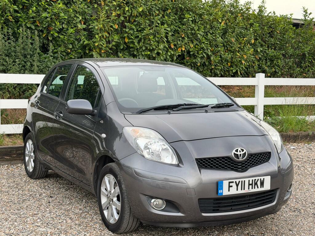 Toyota Yaris 1.0 Vvt-i T Spirit Euro 5 Grey #4