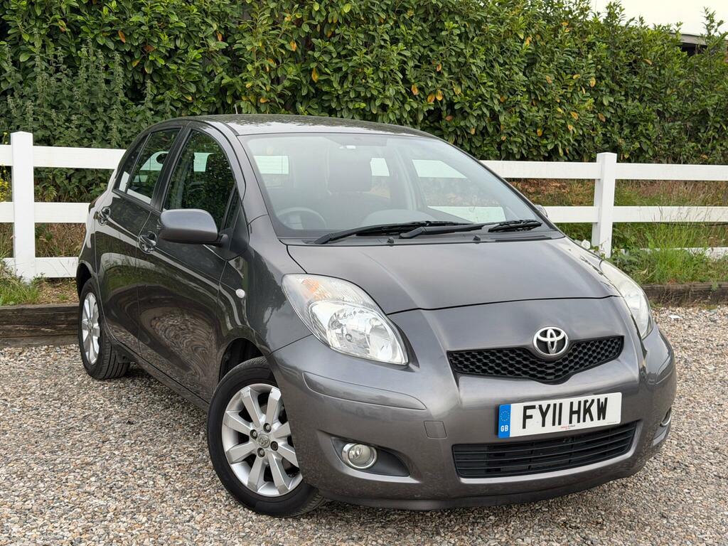 Toyota Yaris 1.0 Vvt-i T Spirit Euro 5 Grey