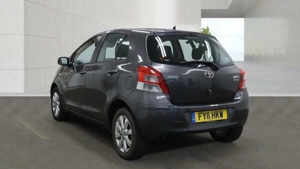 Toyota Yaris T Spirit Grey #4