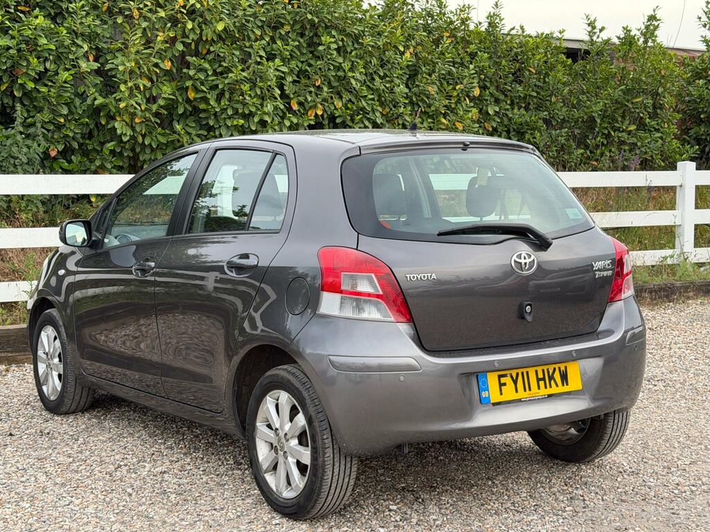 Toyota Yaris 1.0 Vvt-i T Spirit Euro 5 Grey #3