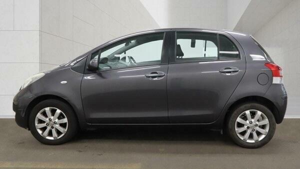 Toyota Yaris T Spirit Grey #5