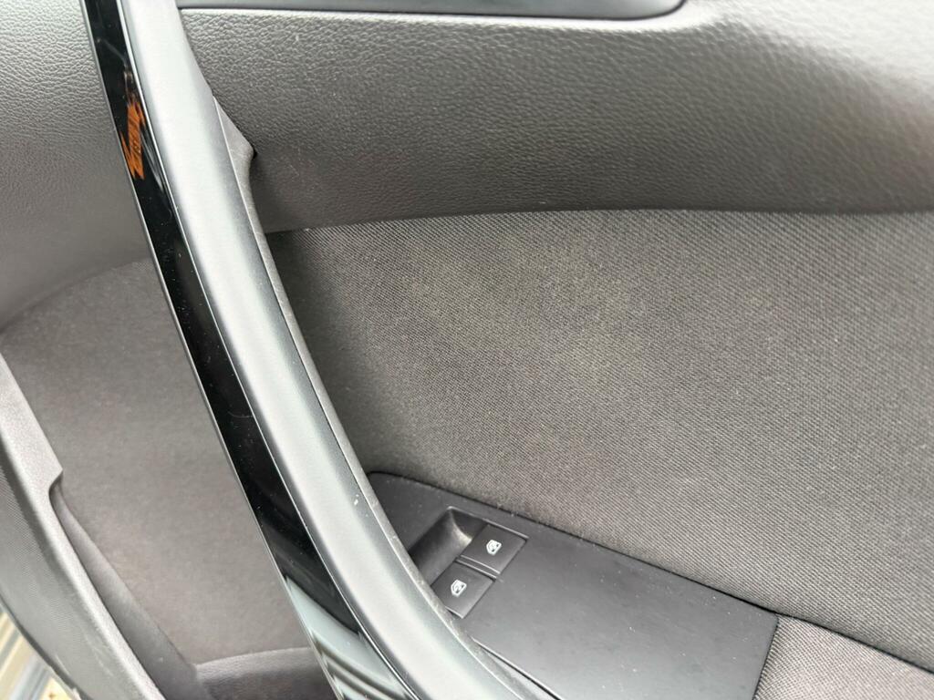 Vauxhall Astra Hatchback White #18