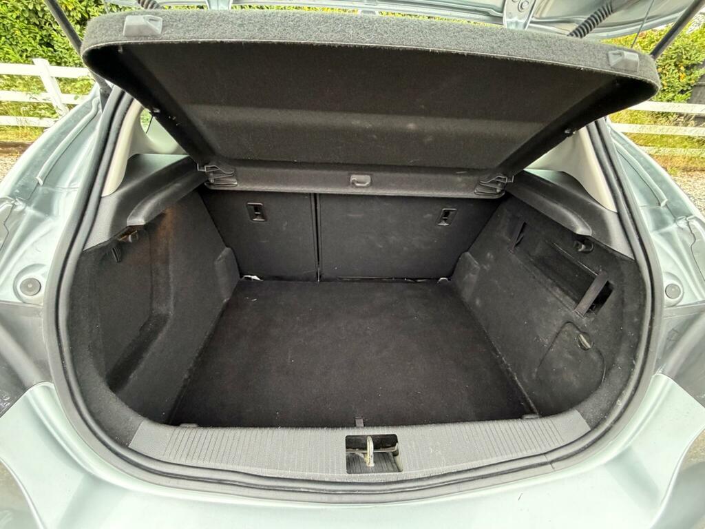 Vauxhall Astra Hatchback White #19