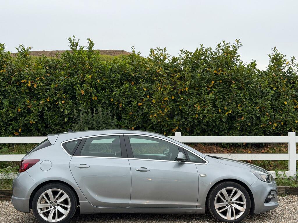 Vauxhall Astra Hatchback White #12